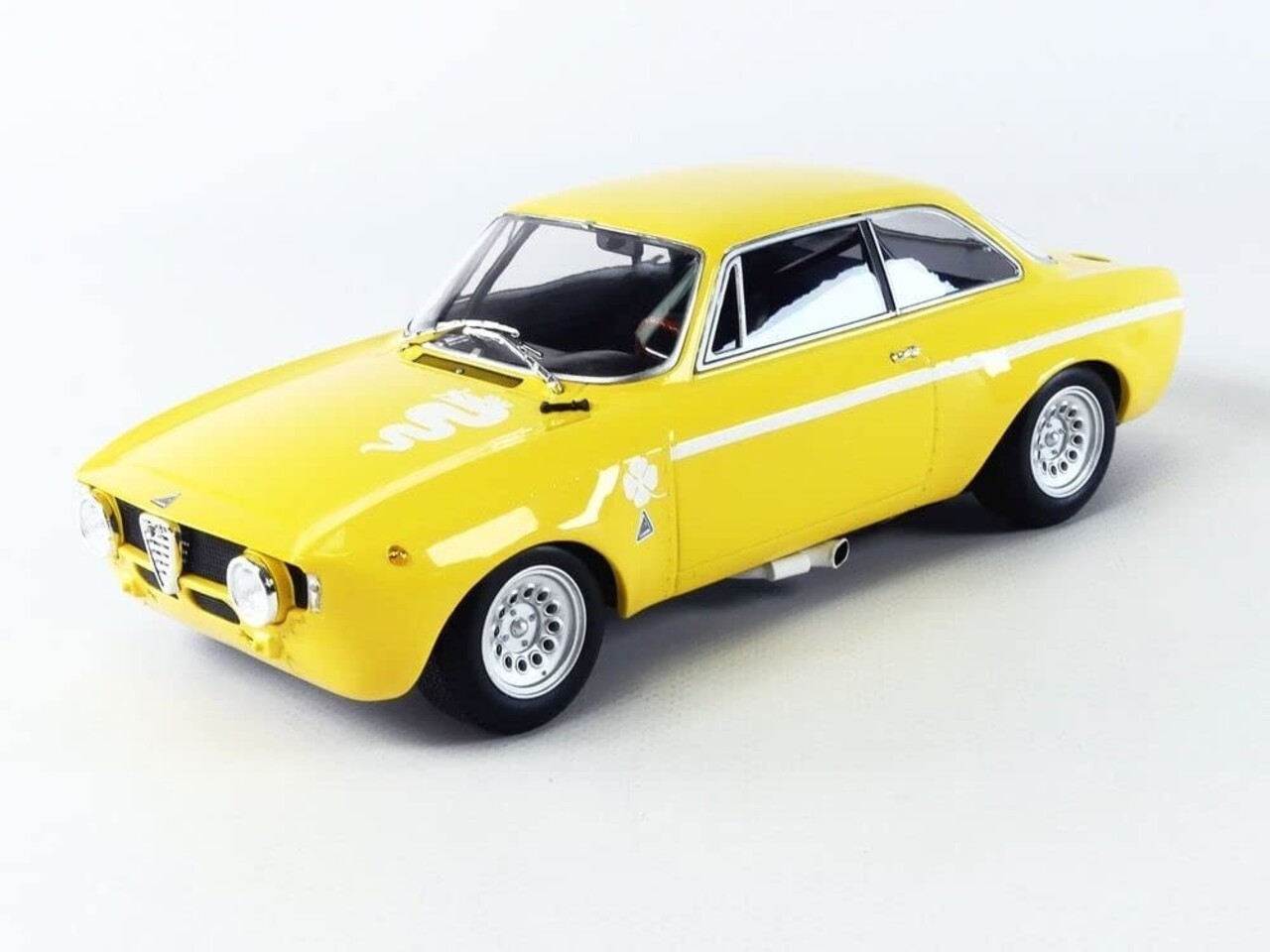 Alfa Romeo Alfa Romeo GTA 1300 Junior 1971 - 1:18 - Minichamps