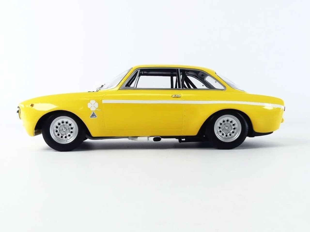 Alfa Romeo Alfa Romeo GTA 1300 Junior 1971 - 1:18 - Minichamps