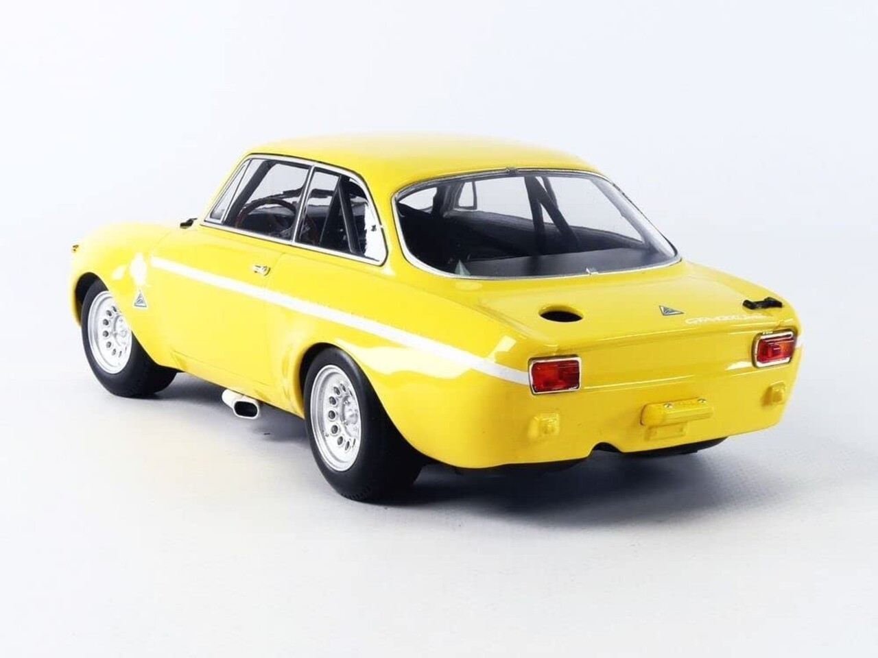 Alfa Romeo Alfa Romeo GTA 1300 Junior 1971 - 1:18 - Minichamps