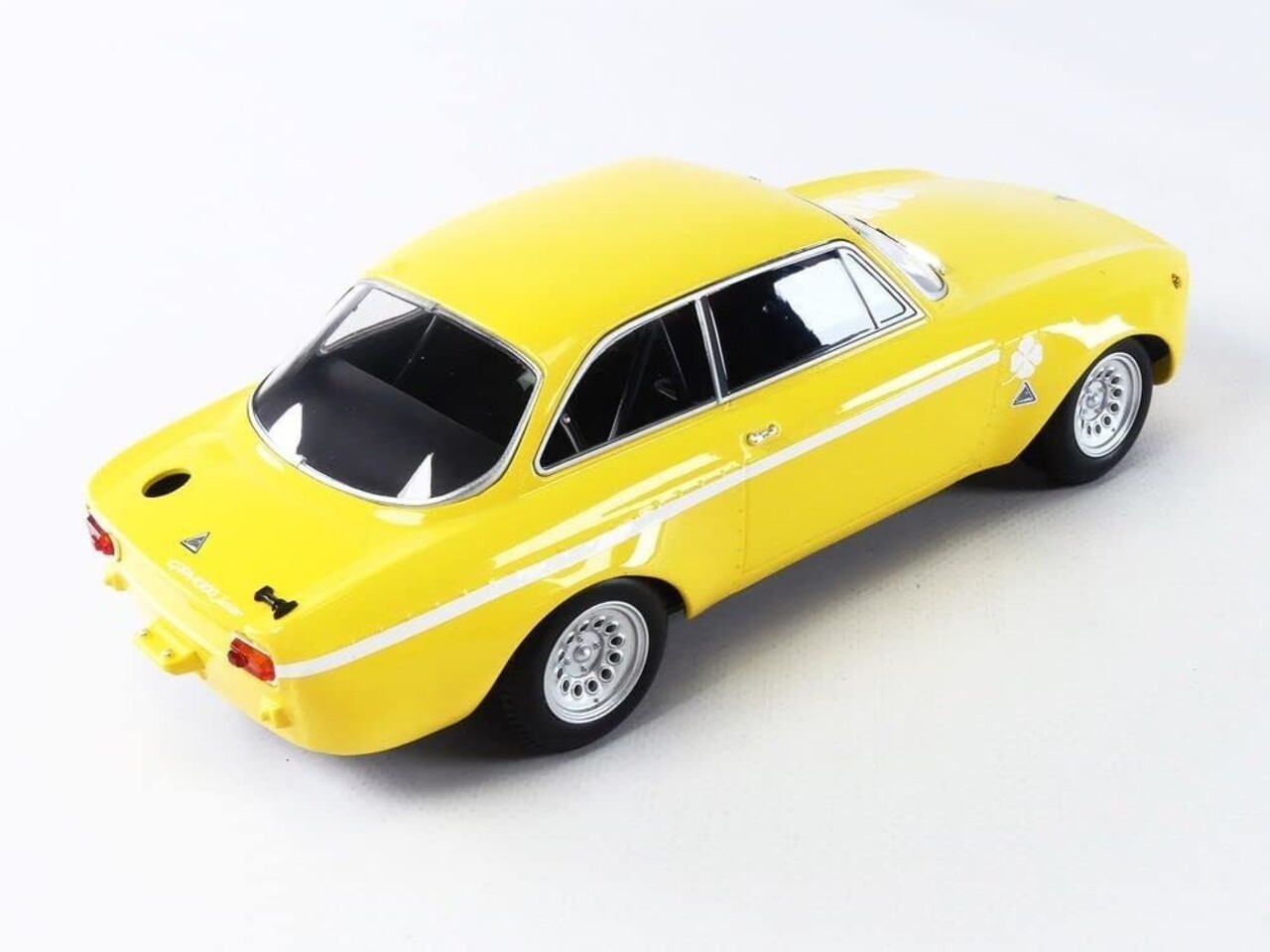 Alfa Romeo Alfa Romeo GTA 1300 Junior 1971 - 1:18 - Minichamps
