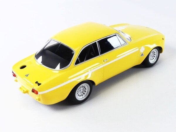 Alfa Romeo Alfa Romeo GTA 1300 Junior 1971 - 1:18 - Minichamps