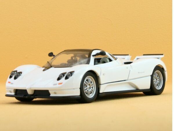 Pagani Pagani Zonda C12 2004 - 1:18 - Motor Max