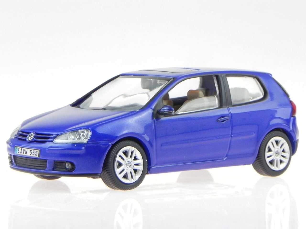 Volkswagen Volkswagen Golf - 1:43 - Schuco