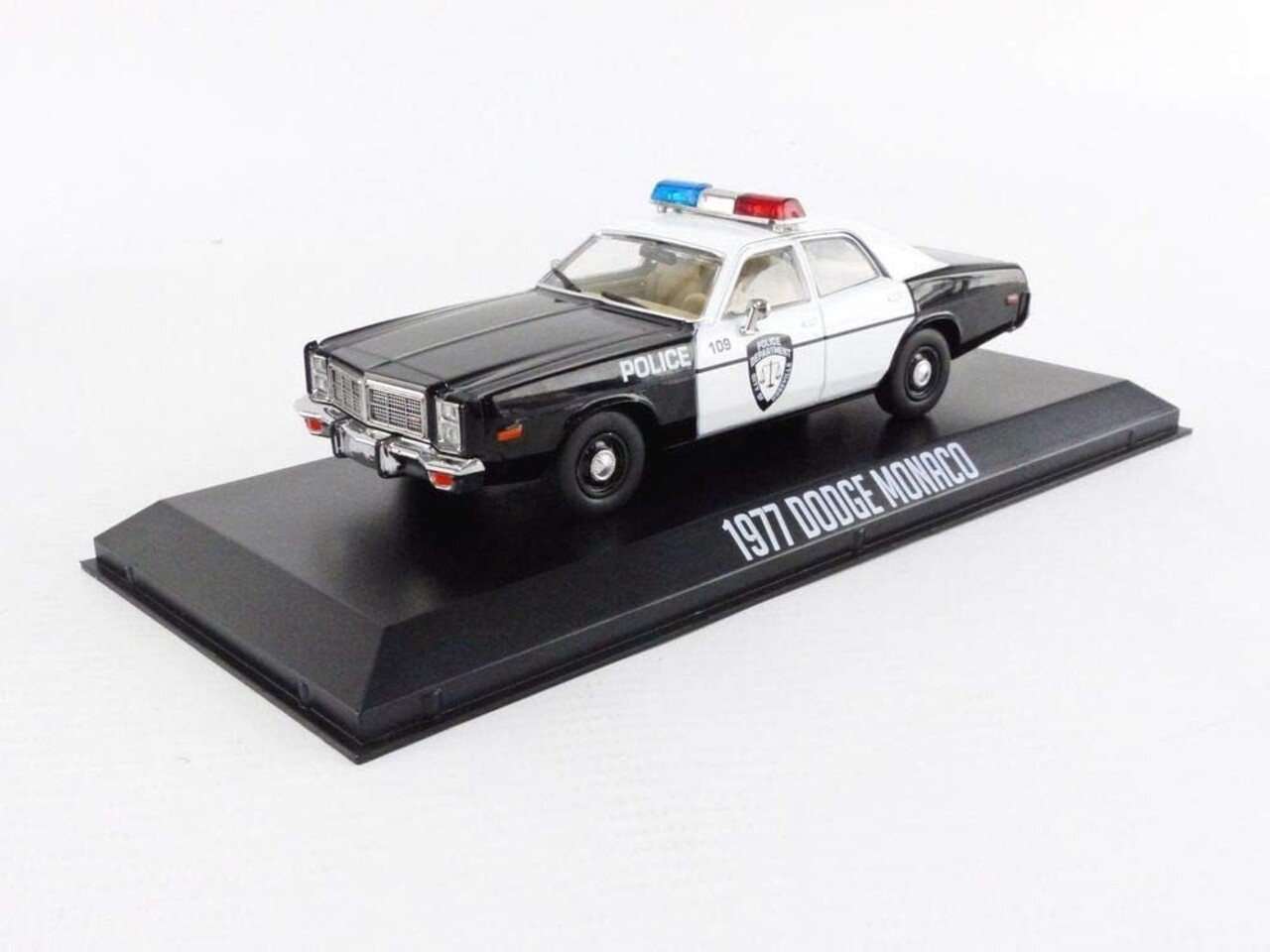 Dodge Dodge Monaco (Police Roseville) 1977 - 1:43 - Greenlight Dodge Dodge Monaco (Police Roseville) 1977 - 1:43 - Greenlight