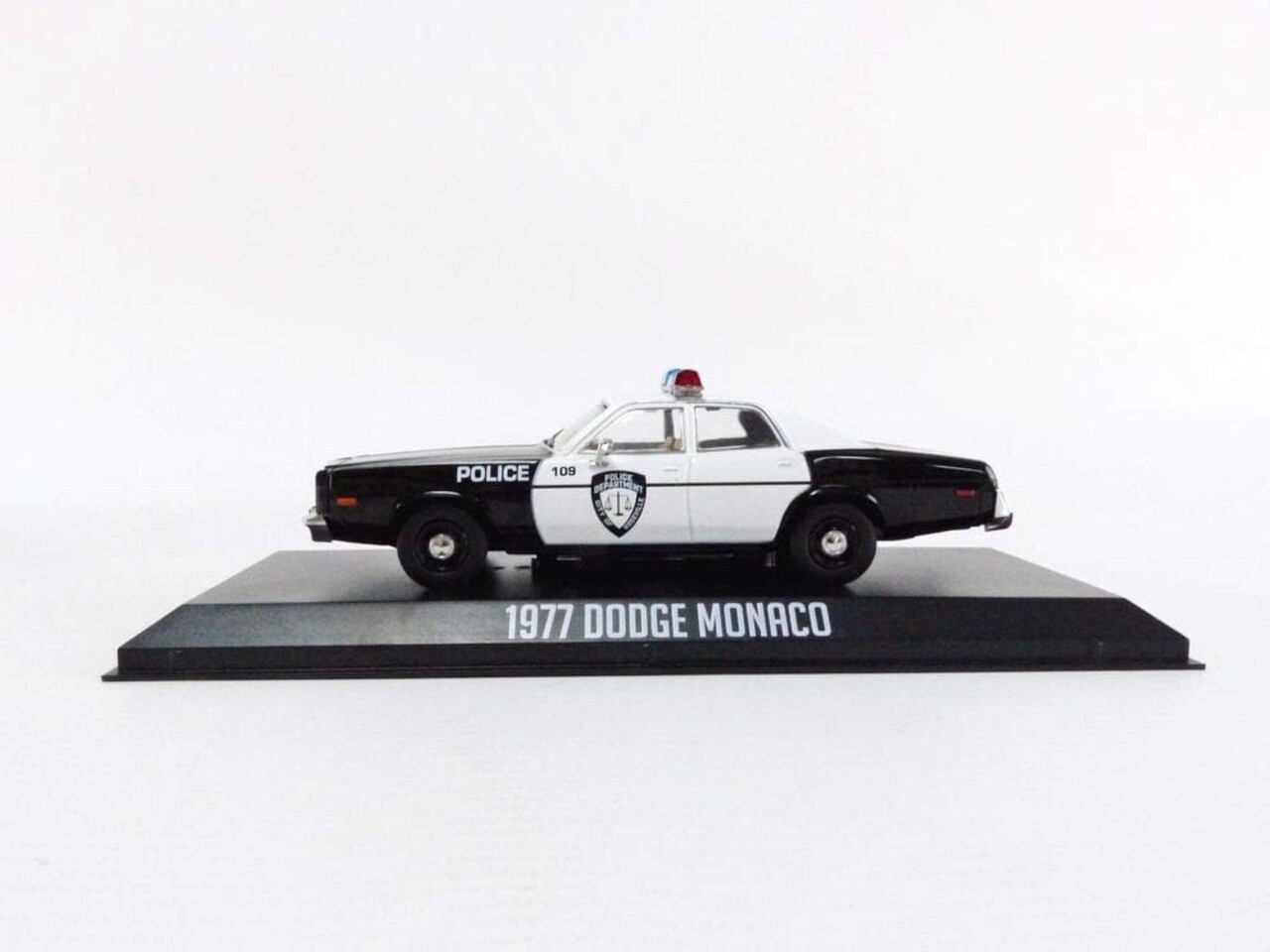 Dodge Dodge Monaco (Police Roseville) 1977 - 1:43 - Greenlight Dodge Dodge Monaco (Police Roseville) 1977 - 1:43 - Greenlight