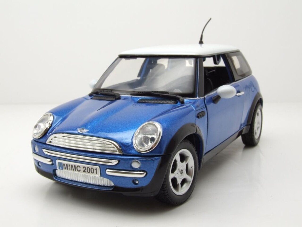 Morris Mini Cooper 2001  - 1:18 - Motor Max