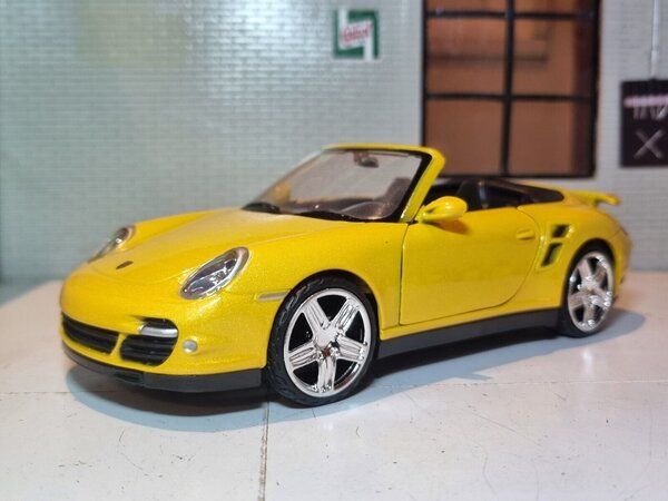 Porsche Porsche 911 Turbo Cabriolet - 1:24 - Motor Max