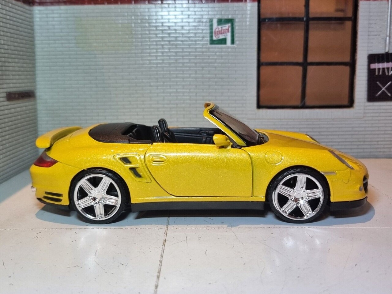 Porsche Porsche 911 Turbo Cabriolet - 1:24 - Motor Max