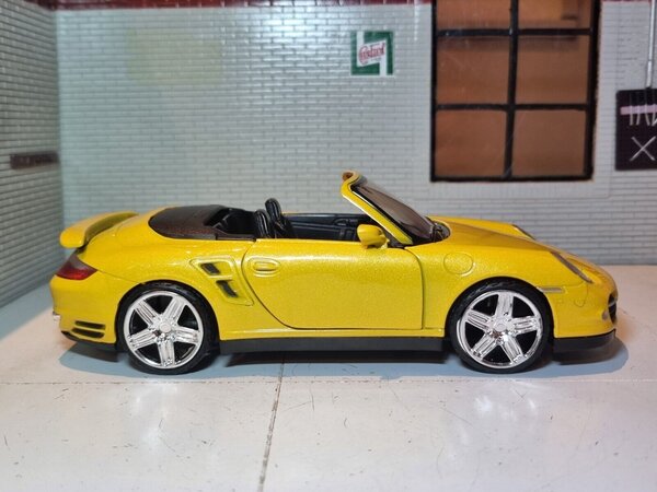 Porsche Porsche 911 Turbo Cabriolet - 1:24 - Motor Max