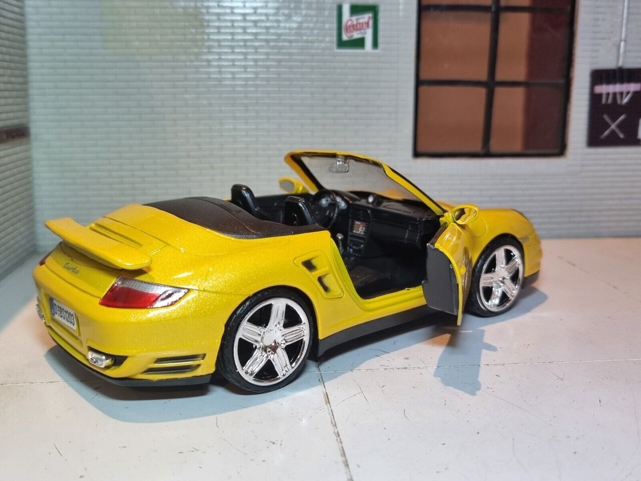 Porsche Porsche 911 Turbo Cabriolet - 1:24 - Motor Max