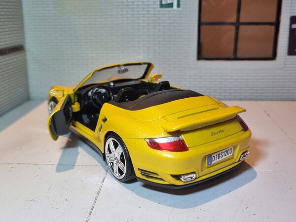 Porsche Porsche 911 Turbo Cabriolet - 1:24 - Motor Max