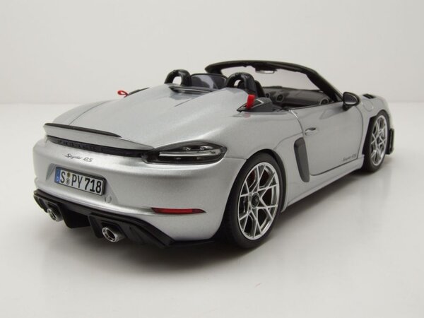 Porsche Porsche 718 Spyder RS Weissach Pack 2023 - 1:18 - Norev Porsche Porsche 718 Spyder RS Weissach Pack 2023 - 1:18 - Norev