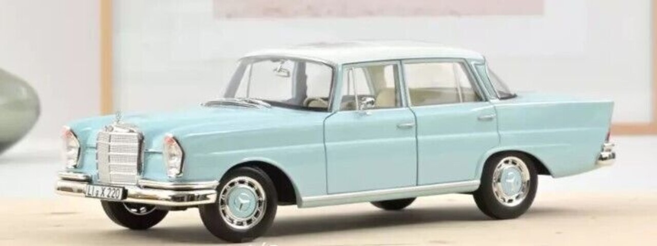 Mercedes-Benz Mercedes-Benz 220 S 1965 - 1:18 - Norev Mercedes-Benz Mercedes-Benz 220 S 1965 - 1:18 - Norev