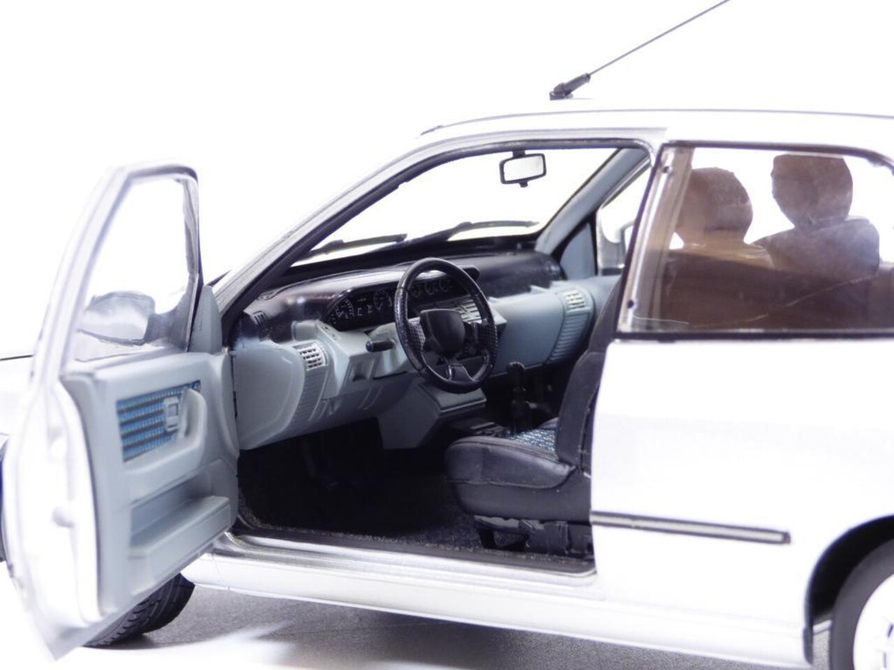 Renault Renault Clio 16S 1992 - 1:18 - Norev Renault Renault Clio 16S 1992 - 1:18 - Norev