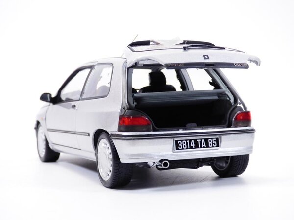 Renault Renault Clio 16S 1992 - 1:18 - Norev Renault Renault Clio 16S 1992 - 1:18 - Norev
