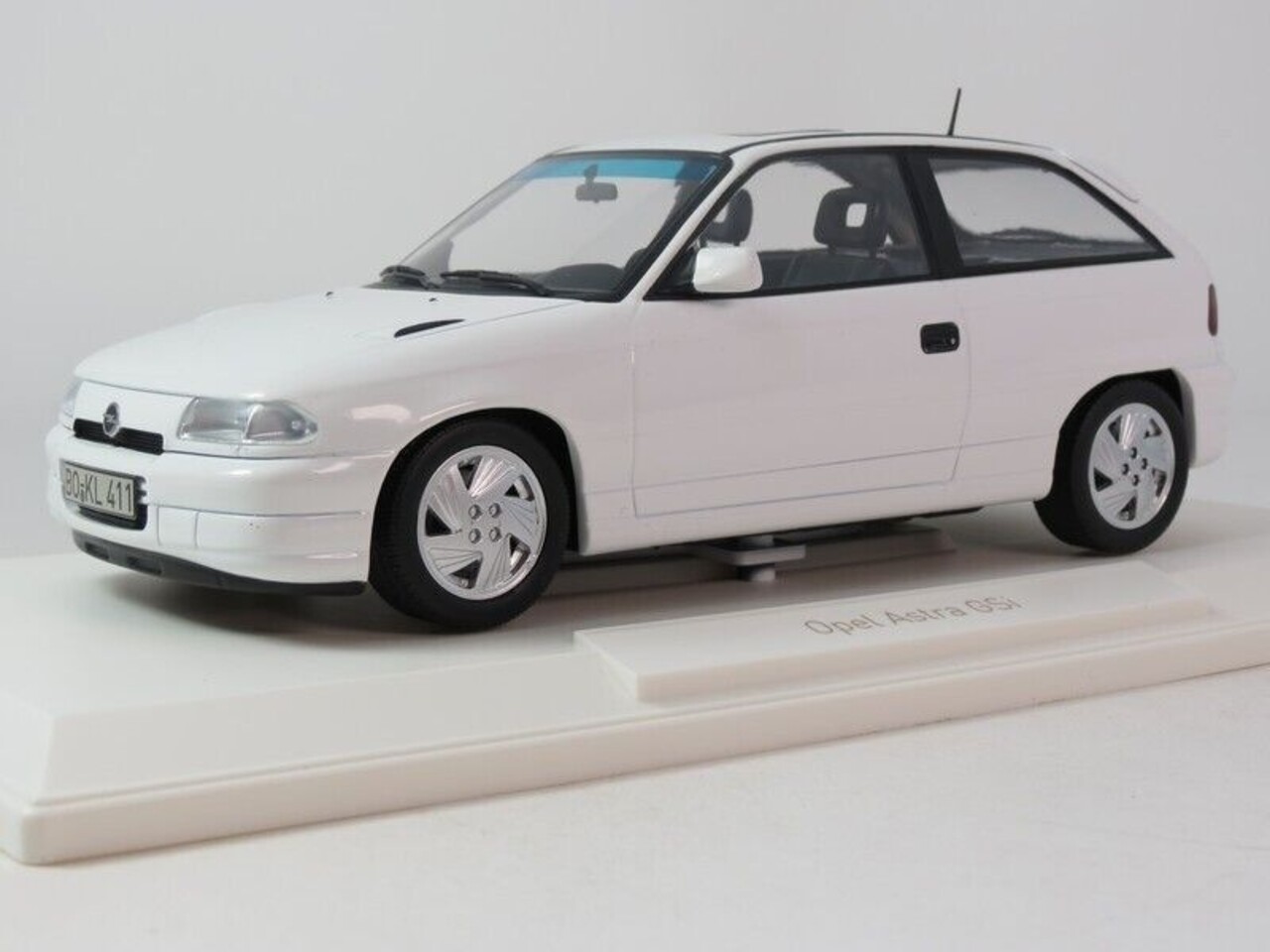 Opel Opel Astra GSi 1991 - 1:18 - Norev Opel Opel Astra GSi 1991 - 1:18 - Norev