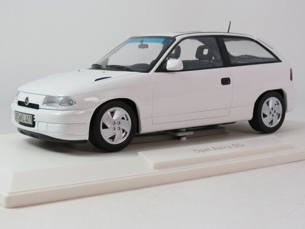 Opel Opel Astra GSi 1991 - 1:18 - Norev Opel Opel Astra GSi 1991 - 1:18 - Norev