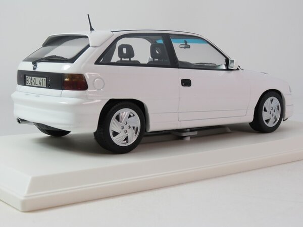 Opel Opel Astra GSi 1991 - 1:18 - Norev Opel Opel Astra GSi 1991 - 1:18 - Norev