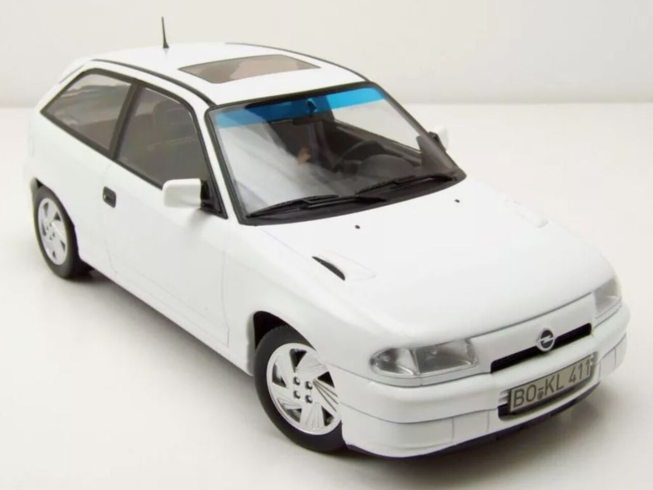 Opel Opel Astra GSi 1991 - 1:18 - Norev Opel Opel Astra GSi 1991 - 1:18 - Norev