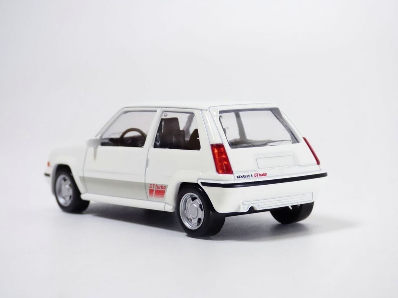 Renault Renault Supercinq GT Turbo PH II 1988 - 1:43 - Norev Renault Renault Supercinq GT Turbo PH II 1988 - 1:43 - Norev