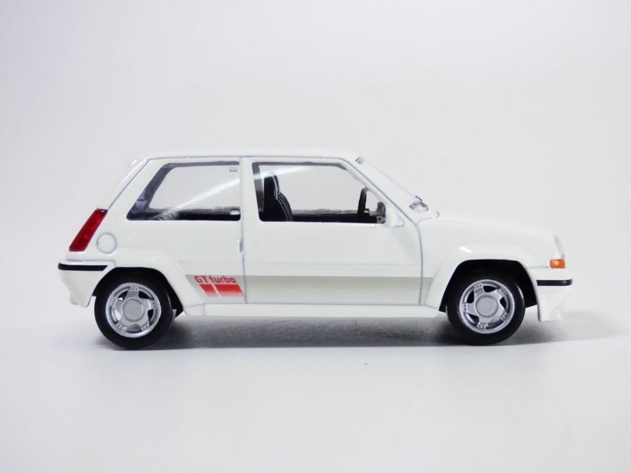 Renault Renault Supercinq GT Turbo PH II 1988 - 1:43 - Norev Renault Renault Supercinq GT Turbo PH II 1988 - 1:43 - Norev