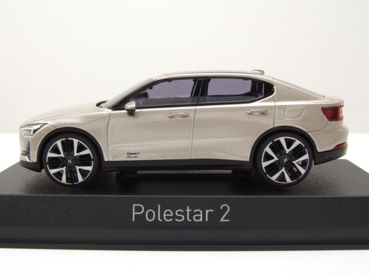 Polestar Polestar 2  2024  - 1:43 - Norev Polestar Polestar 2  2024  - 1:43 - Norev