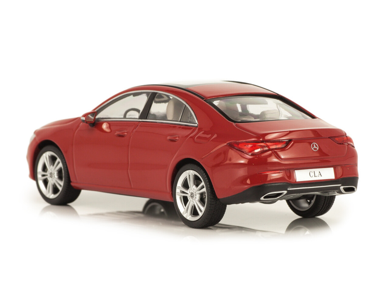 Mercedes-Benz Mercedes-Benz CLA Coupé - 1:43 - Spark Mercedes-Benz Mercedes-Benz CLA Coupé - 1:43 - Spark