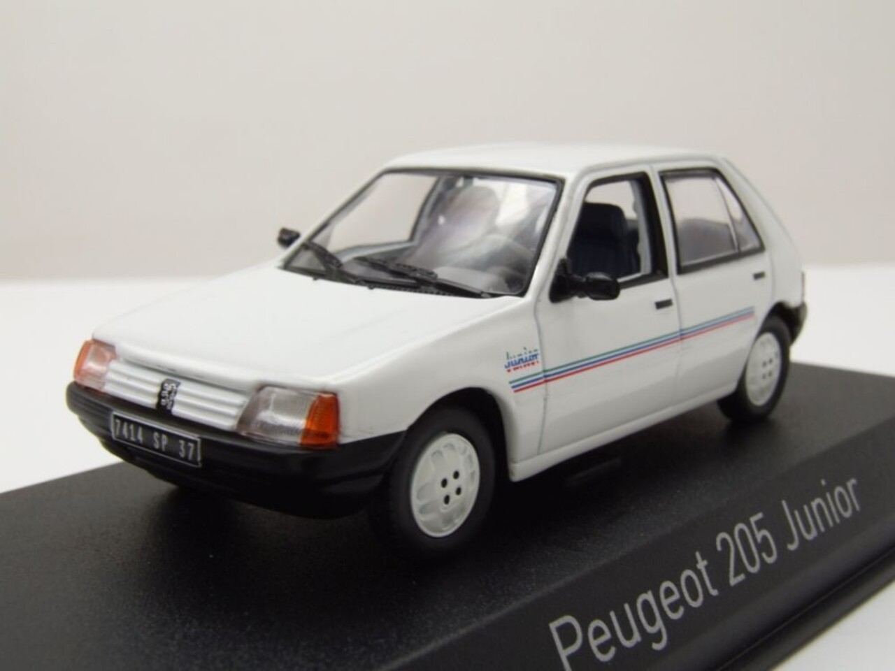 Peugeot Peugeot 205 5 P Junior 1988 - 1:43 - Norev Peugeot Peugeot 205 5 P Junior 1988 - 1:43 - Norev