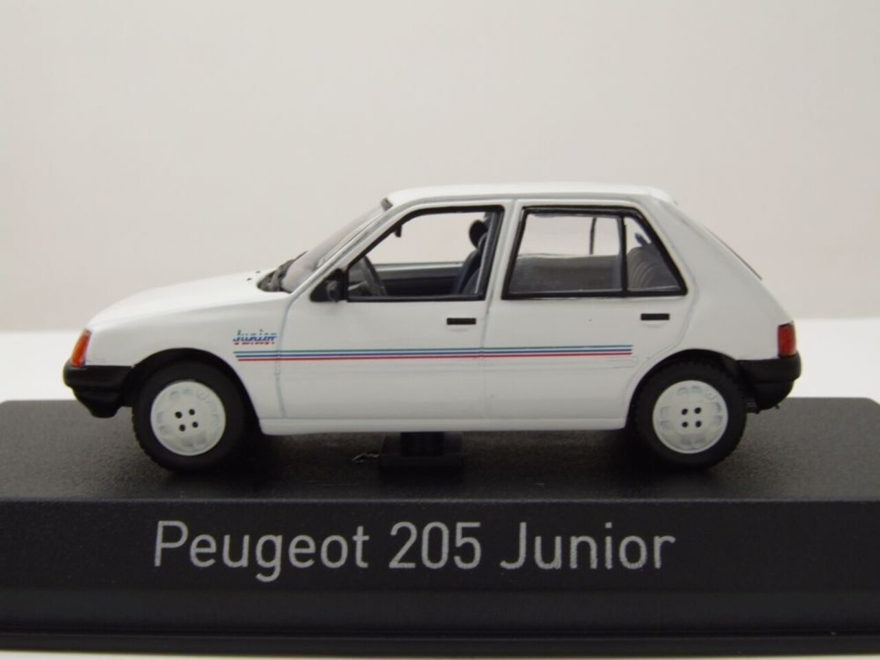 Peugeot Peugeot 205 5 P Junior 1988 - 1:43 - Norev Peugeot Peugeot 205 5 P Junior 1988 - 1:43 - Norev