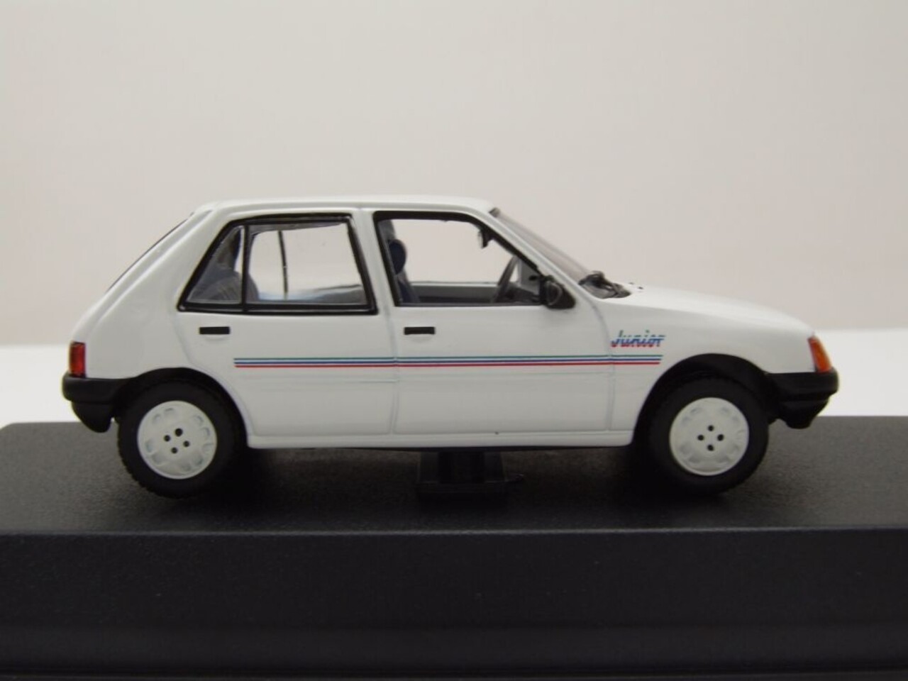 Peugeot Peugeot 205 5 P Junior 1988 - 1:43 - Norev Peugeot Peugeot 205 5 P Junior 1988 - 1:43 - Norev