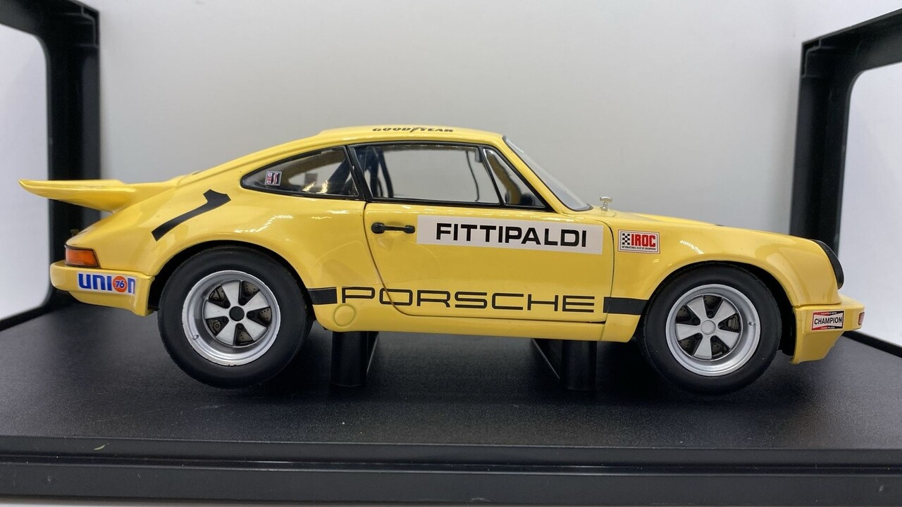 Porsche Porsche 911 Carrera 3.0 RSR #1 IROC Riverside (USA) 1973  - 1:18 - Solido