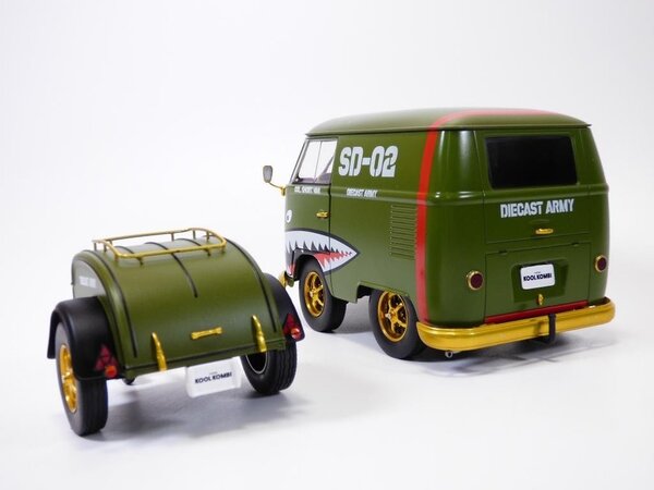 Volkswagen Volkswagen T1 Van Kool Combi + Trailer 'Army Fighter' 1950 - 1:18 - Solido Volkswagen Volkswagen T1 Van Kool Combi + Trailer 'Army Fighter' 1950 - 1:18 - Solido