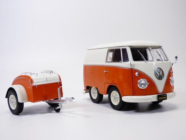 Volkswagen Volkswagen T1 Van Kool Combi + Trailer 'Army Fighter' 1950 - 1:18 - Solido