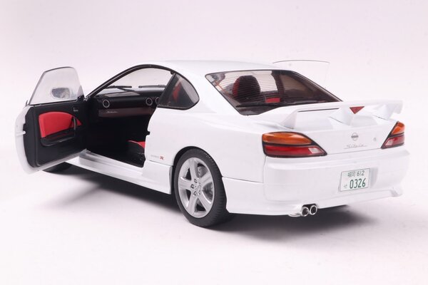 Nissan Nissan Silvia S15 Spec R Aero 1999 - 1:18 - Solido