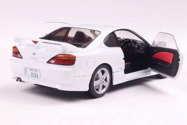 Nissan Nissan Silvia S15 Spec R Aero 1999 - 1:18 - Solido