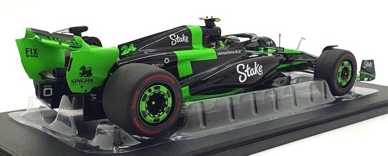 Formule 1 Sauber C44 Team Stake Kick #24 GP Bahrain 2024 - 1:18 - Solido