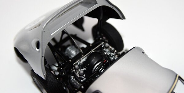 Porsche Porsche 904 Carrera GTS #43 Silverstone International Grand Touring (UK) 1964 - 1:18 - CMC