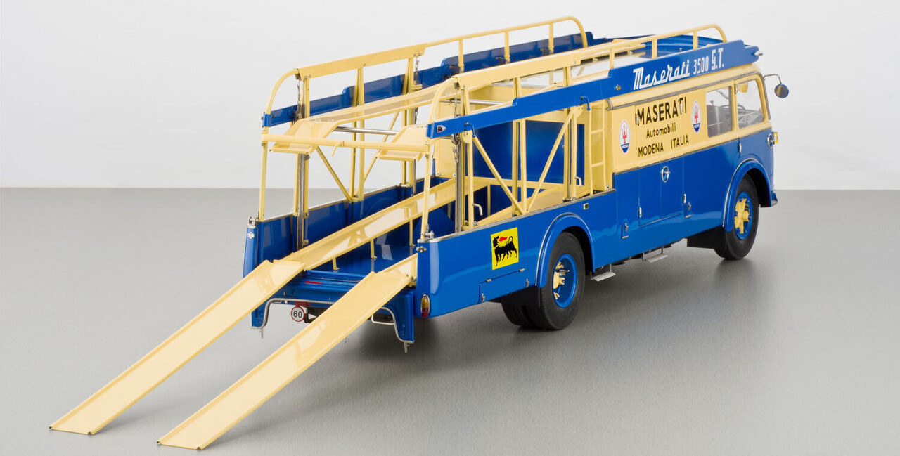 Fiat Fiat 642RN2 Truck Bartoletti Maserati Car Transporter 1957 - 1:18 - CMC