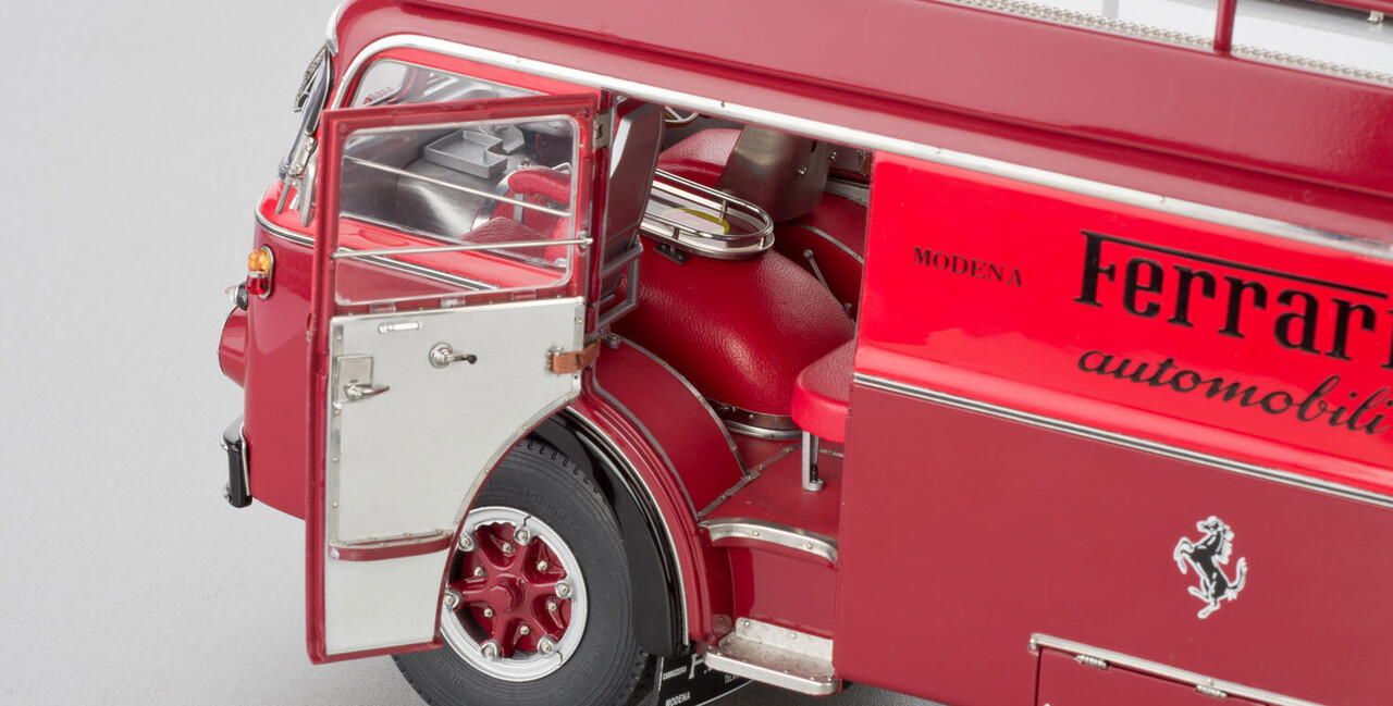 Fiat Fiat 642RN2 Truck Bartoletti Ferrari Car Transporter 1957 - 1:18 - CMC