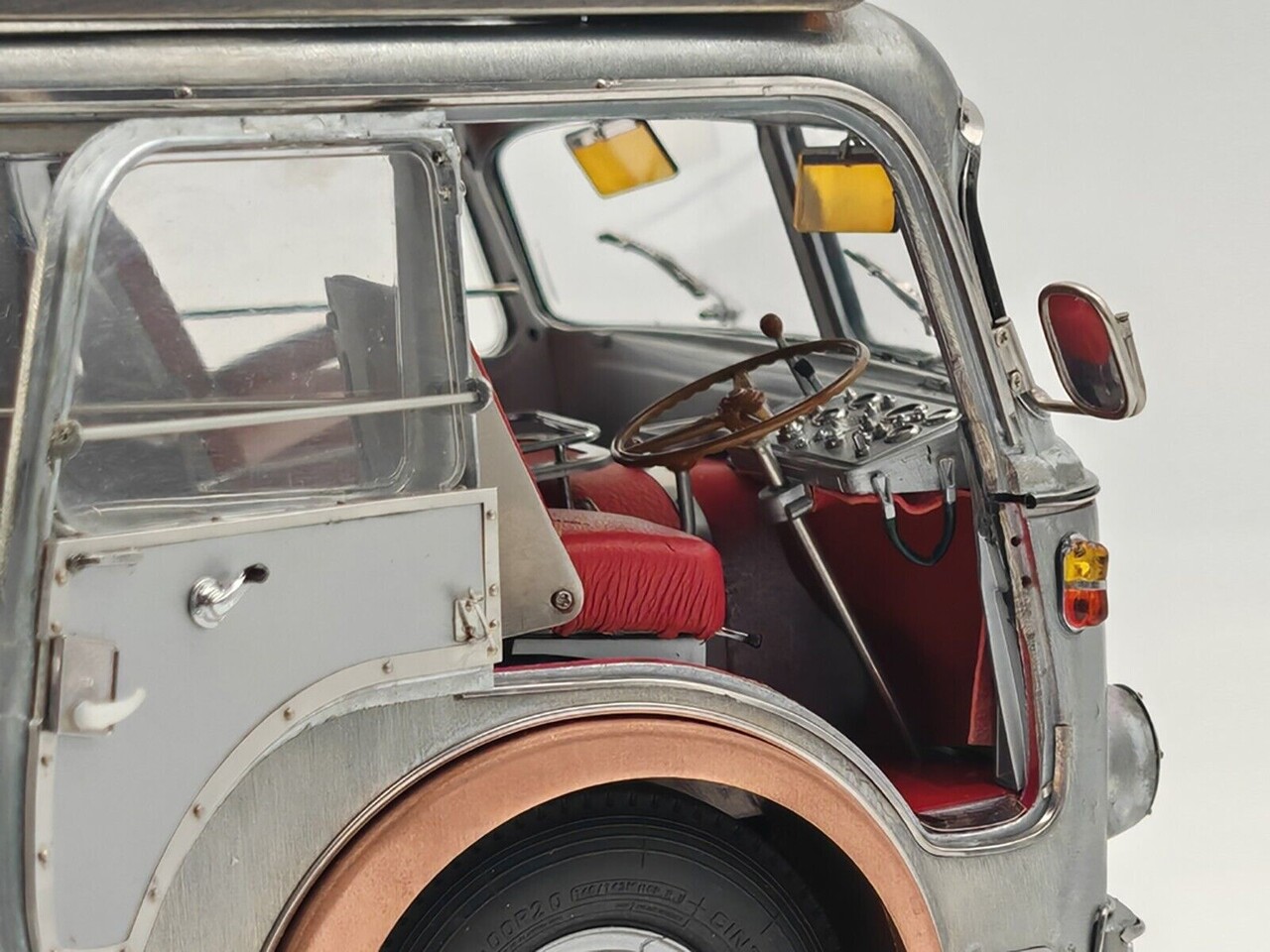 Fiat Fiat 642RN2 Truck Bartoletti Ferrari Car Transporter (Raw Metal) 1957 - 1:18 - CMC Fiat Fiat 642RN2 Truck Bartoletti Ferrari Car Transporter (Raw Metal) 1957 - 1:18 - CMC