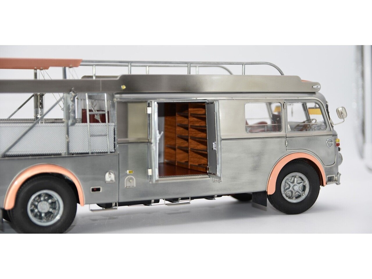 Fiat Fiat 642RN2 Truck Bartoletti Ferrari Car Transporter (Raw Metal) 1957 - 1:18 - CMC Fiat Fiat 642RN2 Truck Bartoletti Ferrari Car Transporter (Raw Metal) 1957 - 1:18 - CMC