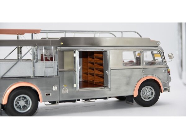 Fiat Fiat 642RN2 Truck Bartoletti Ferrari Car Transporter (Raw Metal) 1957 - 1:18 - CMC Fiat Fiat 642RN2 Truck Bartoletti Ferrari Car Transporter (Raw Metal) 1957 - 1:18 - CMC
