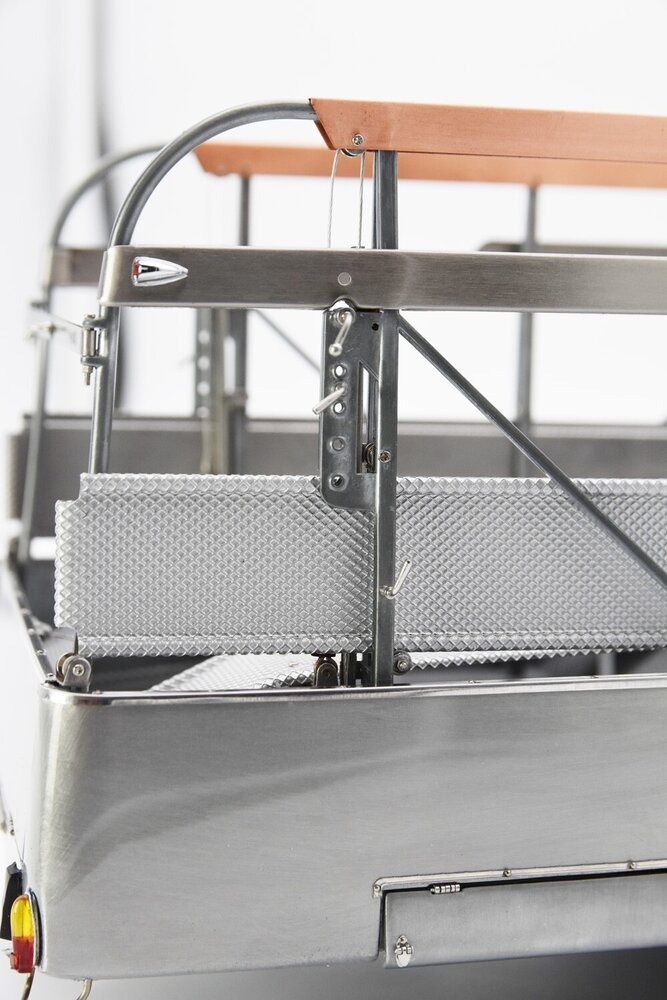 Fiat Fiat 642RN2 Truck Bartoletti Ferrari Car Transporter (Raw Metal) 1957 - 1:18 - CMC Fiat Fiat 642RN2 Truck Bartoletti Ferrari Car Transporter (Raw Metal) 1957 - 1:18 - CMC