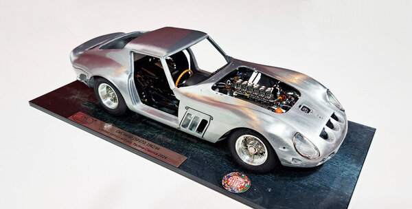 Ferrari Ferrari 250 GTO RHD 1962/1964 Special Model Techno Classica 2024 - 1:18 - CMC