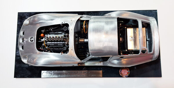 Ferrari Ferrari 250 GTO RHD 1962/1964 Special Model Techno Classica 2024 - 1:18 - CMC