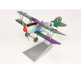 Albatros Albatros D.V. 1917 German Airforce + Figure 'Leutnant Richard Wolf'  - 1:72 - Corgi Albatros Albatros D.V. 1917 German Airforce + Figure 'Leutnant Richard Wolf'  - 1:72 - Corgi