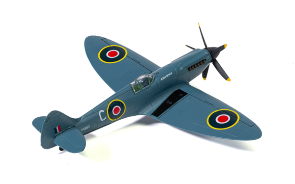 Albatros Spitfire Supermarine PR. MK XIX Rolls Royce  Heritage Hangar - 1:72 - Corgi Albatros Spitfire Supermarine PR. MK XIX Rolls Royce  Heritage Hangar - 1:72 - Corgi