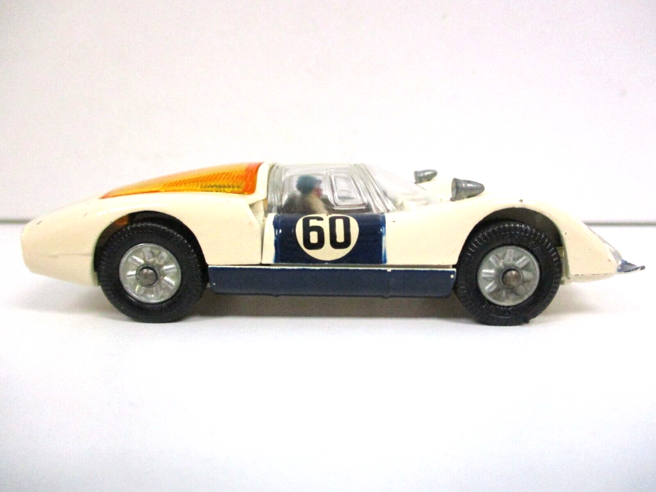 Porsche Porsche 906 Carrera 6 #60 1967 + Driver Figure - 1:43 - Corgi Porsche Porsche 906 Carrera 6 #60 1967 + Driver Figure - 1:43 - Corgi