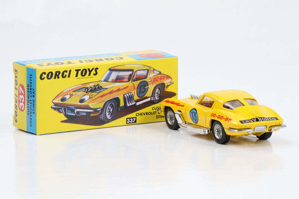 Chevrolet Chevrolet Corvette Sting Ray #13 1967 - 1:43 - Corgi Chevrolet Chevrolet Corvette Sting Ray #13 1967 - 1:43 - Corgi