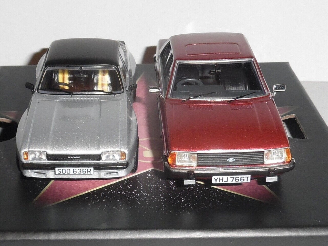 Ford Ford Capri MK II X-Pack + Ford Granada MK II 2.8i Ghia  (SET) - 1:43 - Corgi Ford Ford Capri MK II X-Pack + Ford Granada MK II 2.8i Ghia  (SET) - 1:43 - Corgi